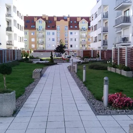Apartman Platan Patio 2- Berry