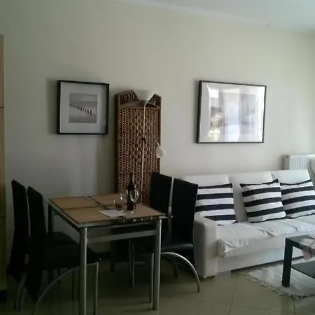 Apartman Platan Patio 2- Berry