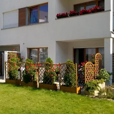 Apartman Platan Patio 2- Berry *
