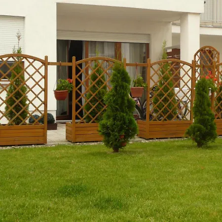 Apartamento Platan Patio 2- Berry