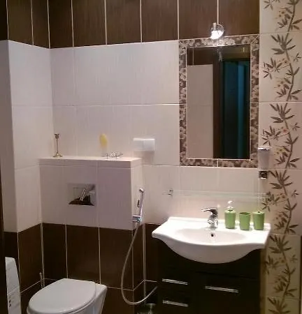 Platan Patio 2- Berry